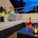 Apartman Grand Avec Terrasse Pres De La *
