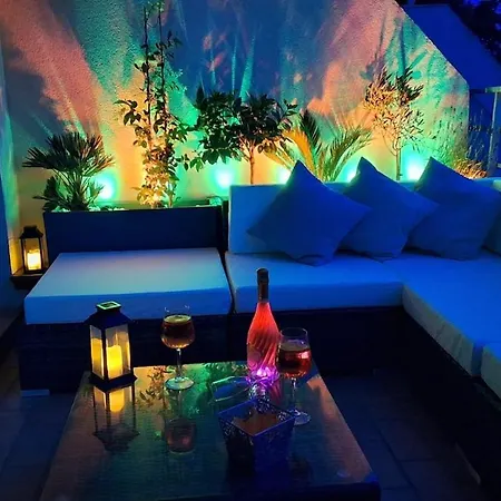 Grand Avec Terrasse Pres De La Apartment *