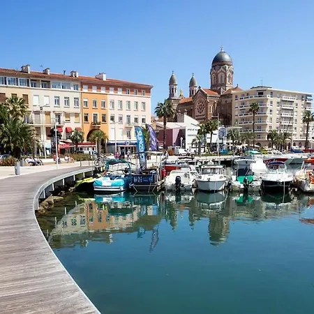 Grand Avec Terrasse Pres De La Διαμέρισμα Saint-Raphaël