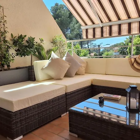 Grand Avec Terrasse Pres De La Saint-Raphaël