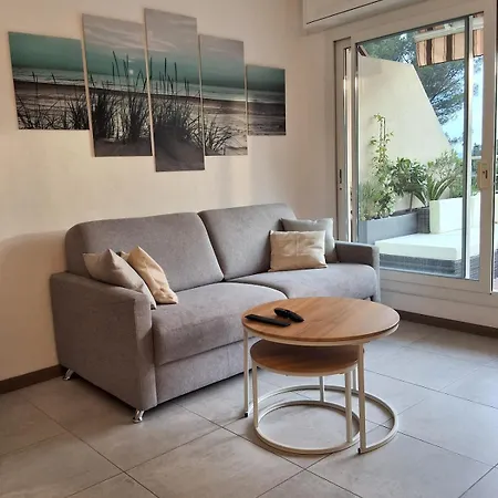Grand Avec Terrasse Près De La Appartement *